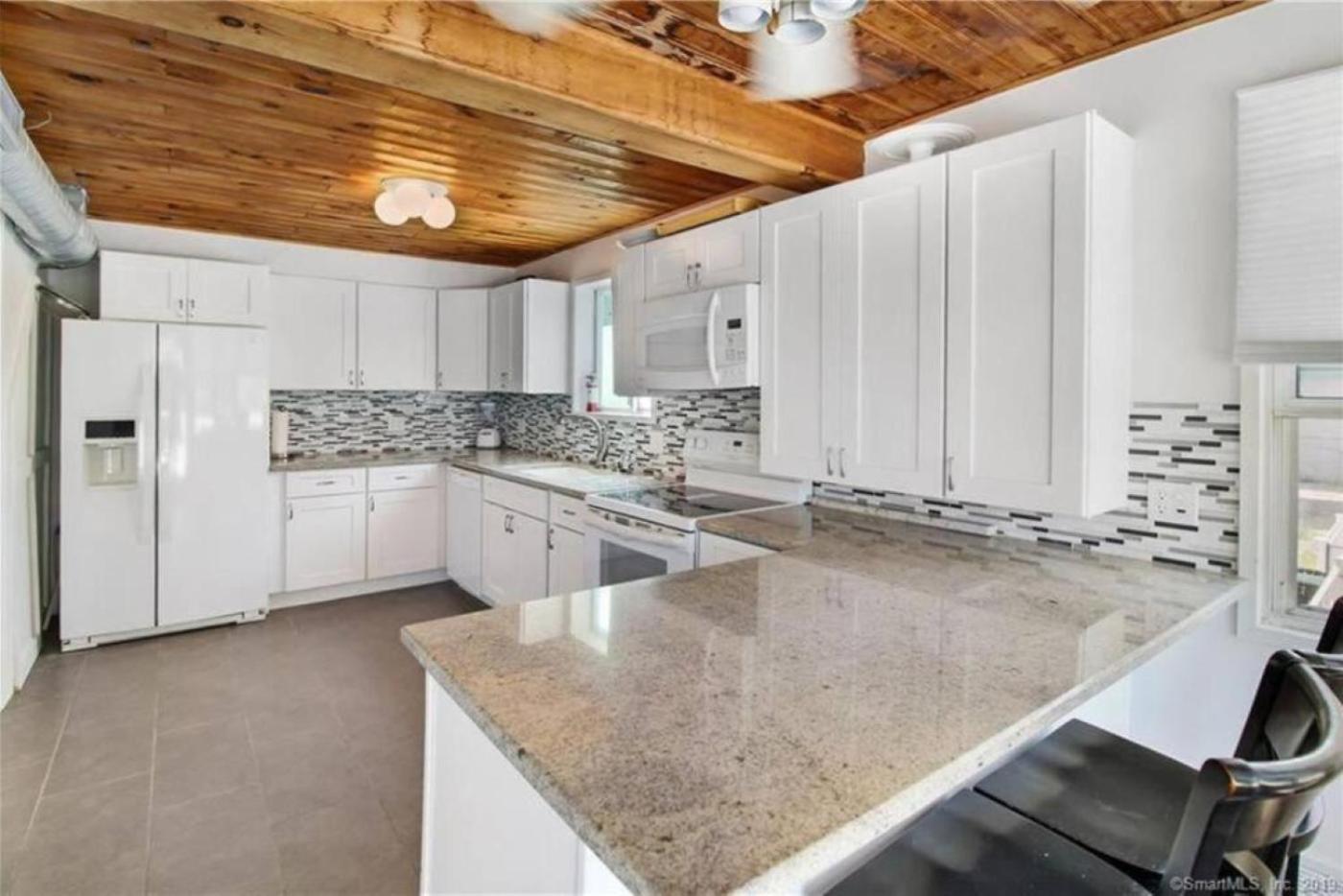 Cozy Beach - Direct Waterfront! East Haven Exterior foto