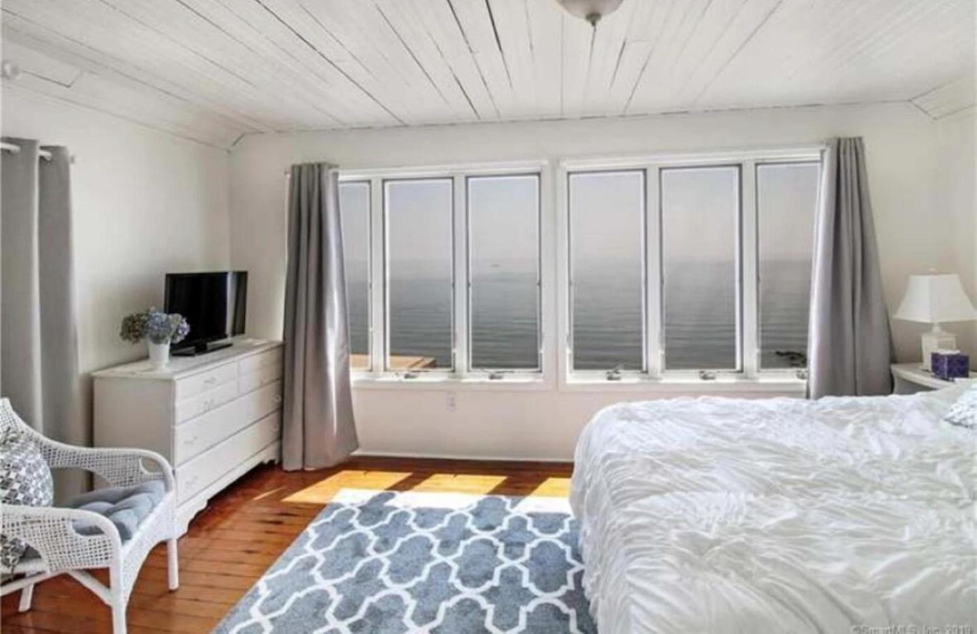 Cozy Beach - Direct Waterfront! East Haven Exterior foto