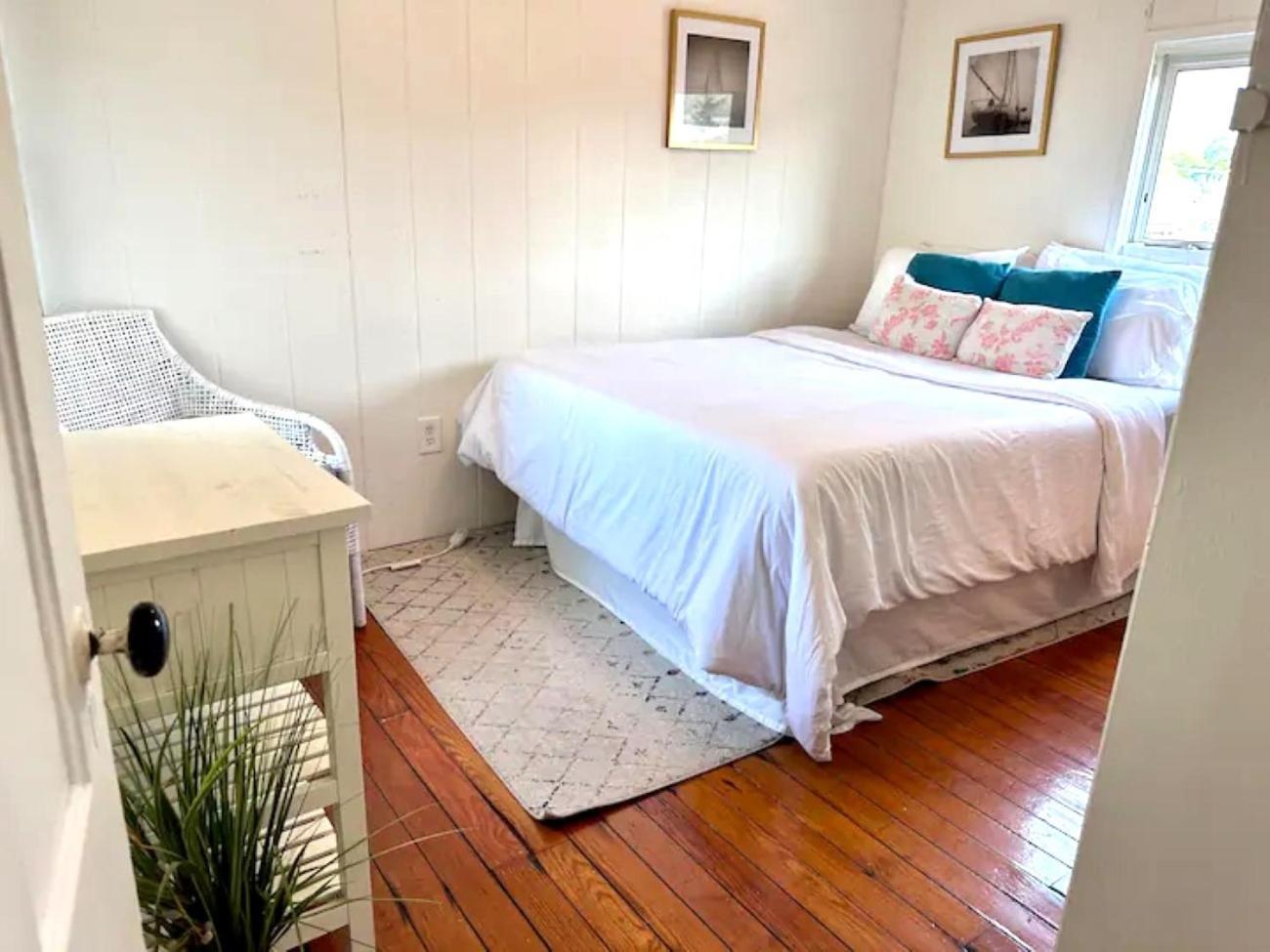 Cozy Beach - Direct Waterfront! East Haven Exterior foto